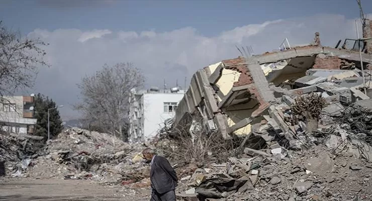 Depremde 72 kişinin hayatını kaybettiği İsias Oteli’nde fazladan kat çıkıldığı belirlendi