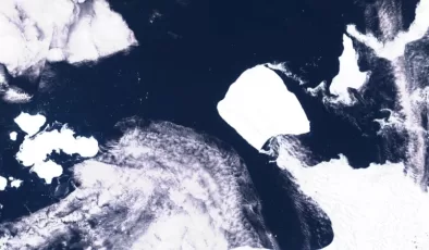 Dünyanın en büyük buzdağı harekete geçti, Güney Okyanusu’na ilerliyor