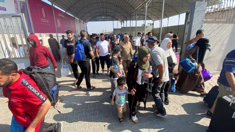 İsrail saldırılarını yoğunlaştırırken Gazze’den Mısır’a ilk tahliyeler yapıldı