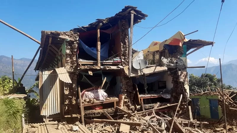 Nepal’deki depremde 100’den fazla can kaybı