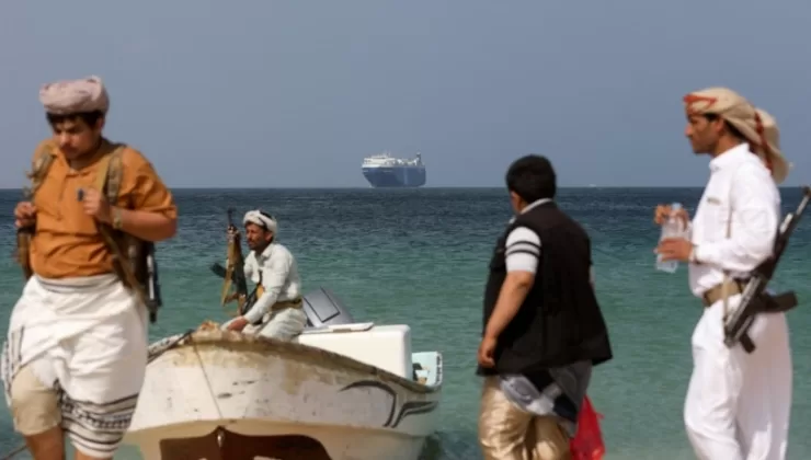 Husiler’den İsrail’e taşımacılık yapmaya devam eden denizcilik şirketlerine tehdit