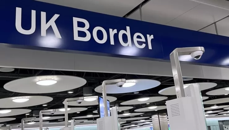 İngiltere göçü azaltmak için daha sıkı vize önlemleri açıkladı