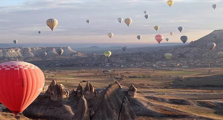 Kapadokya`da sıcak hava balonculuğu turizmin lokomotifi oldu