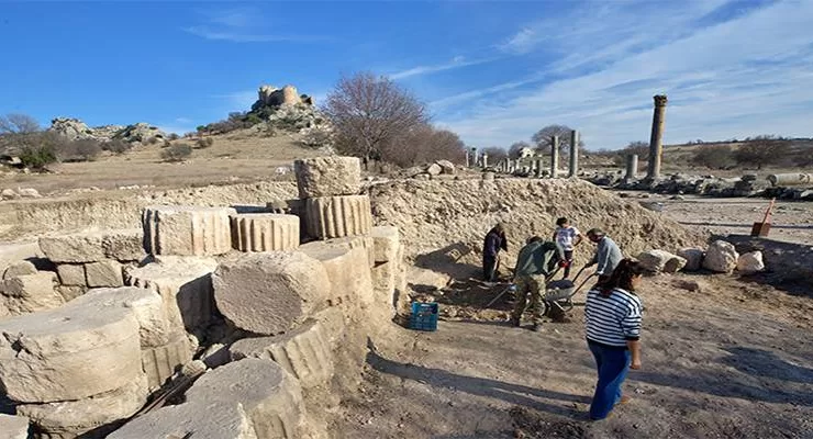 Kastabala Antik Kenti’nde tapınak kalıntıları bulundu