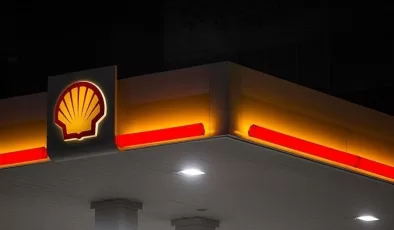 Shell, Almanya’daki Schwedt rafinerisi hisselerini İngiliz Prax Group’a satıyor
