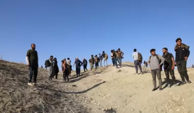 Türkiye’deki Afgan sığınmacılar sınır dışı edilmekten korkuyor