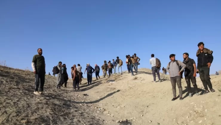 Türkiye’deki Afgan sığınmacılar sınır dışı edilmekten korkuyor