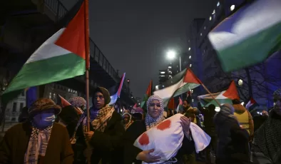 Almanya’da İsrail’in Gazze’ye yönelik saldırıları protesto edildi