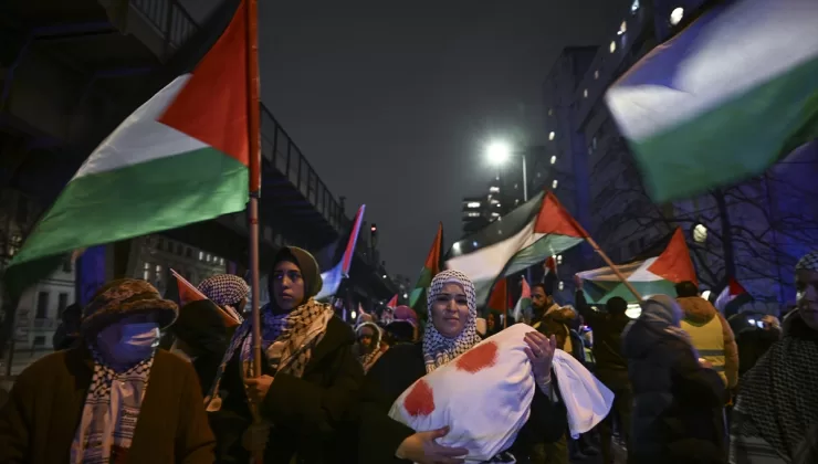 Almanya’da İsrail’in Gazze’ye yönelik saldırıları protesto edildi