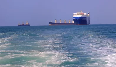İran Husilere Kızıldeniz’deki gemi saldırılarında destek sağlıyor