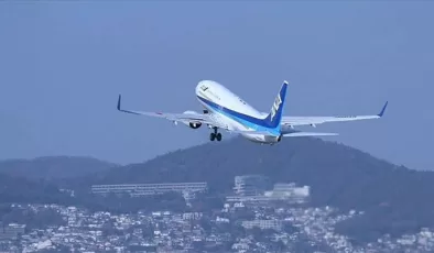 Japonya’da kokpit camında çatlak saptanan uçak geri döndü