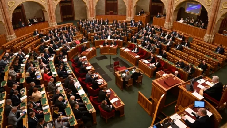 Macaristan muhalefeti İsveç’in NATO’ya katılım protokolü için parlamentonun olağanüstü toplanmasını istiyor