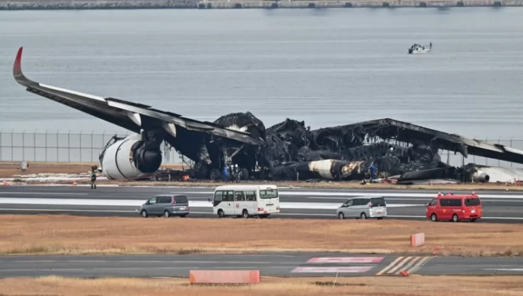 Tokyo’da pistte çarpışan iki uçağa ilişkin iki ayrı soruşturma