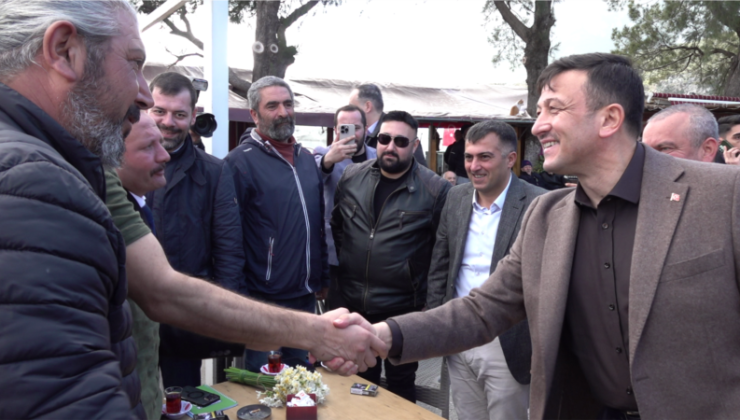 AK Partili Hamza Dağ CHP’nin aday krizi yaşadığı Karaburun’da oy istedi