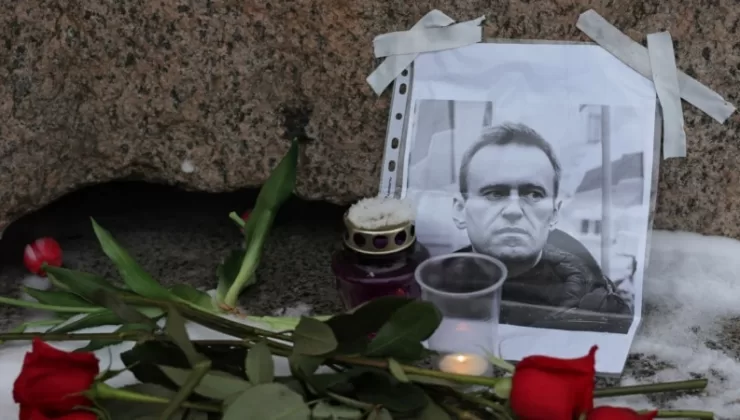 Cezaevinde hayatını kaybettiği bildirilen muhalif Rus lider Aleksey Navalni kimdi?