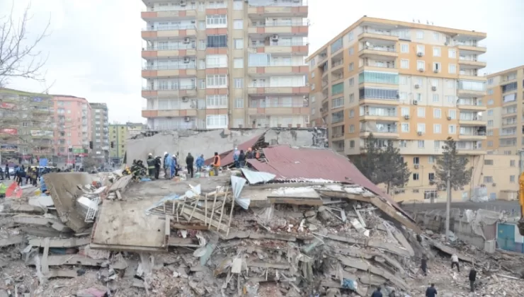 “Diyarbakır’da kamu görevlileri neden depremle ilgili soruşturmalara ve davalara dahil edilmiyor?”