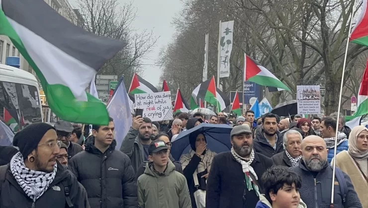 Düsseldorf’ta Filistin’e Destek Yürüyüşü Düzenlendi
