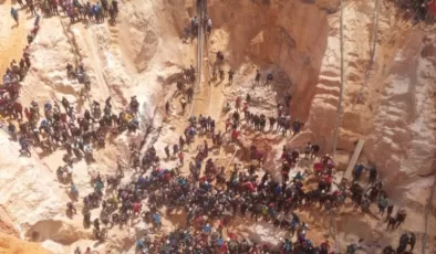 “En az 30 kişi öldü, 100 kişi göçük altında”