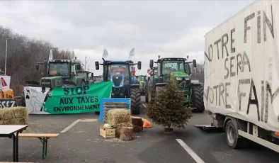 İtalyan çiftçiler, protesto ettikleri AB’ye seslerini duyurmaya çalışıyor
