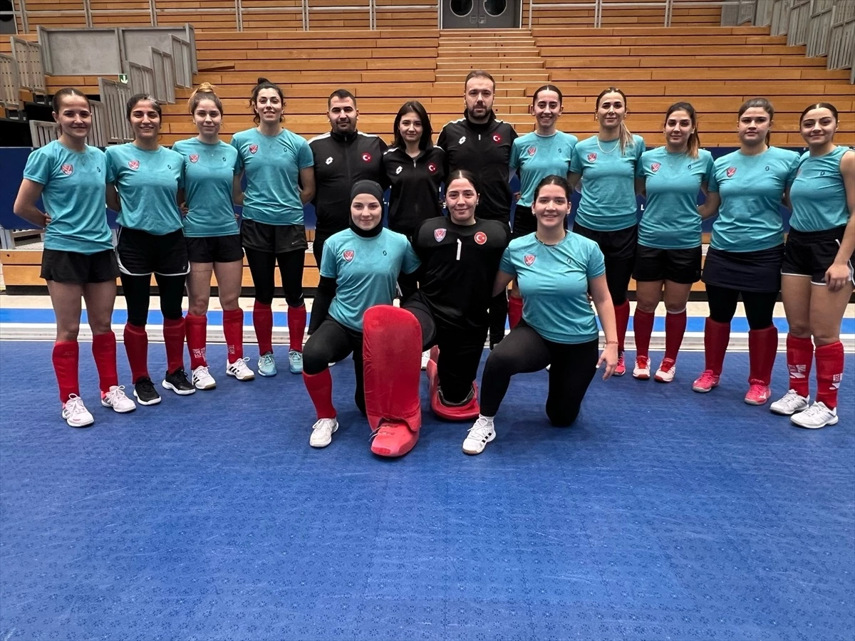 A Milli Kadın Hokey Takımı Berlin`e geldi