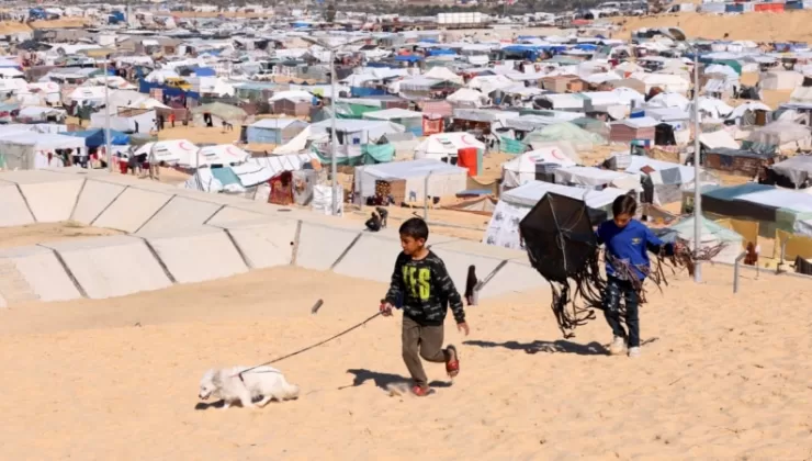 Mısır, Gazze sınırında Filistinliler için geçici sığınma alanı kuruyor