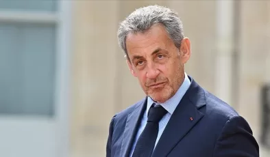 Fransa’da “telekulak” davasında Sarkozy için 1 yıl hapis cezası