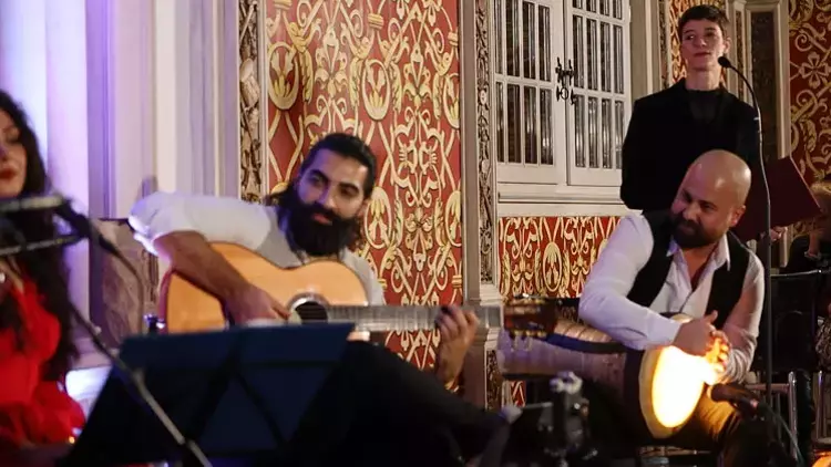 ‘Gel Gör Beni Aşk Neyledi’