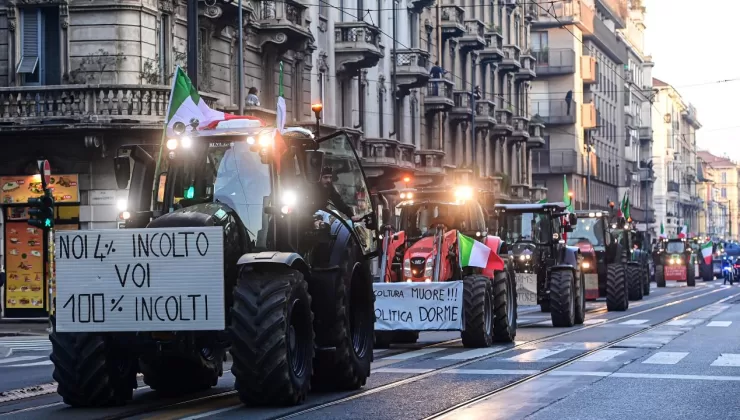 İtalya’da çiftçiler, AB’nin tarım politikalarını protesto etmeyi sürdürüyor