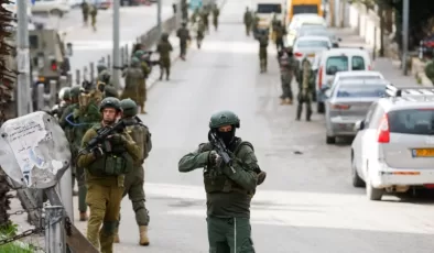 İsrail Ramallah’ta son yılların en geniş çaplı baskınını gerçekleştirdi