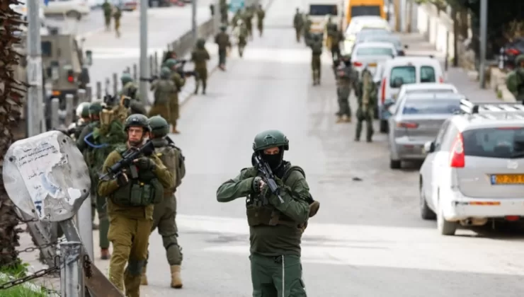 İsrail Ramallah’ta son yılların en geniş çaplı baskınını gerçekleştirdi