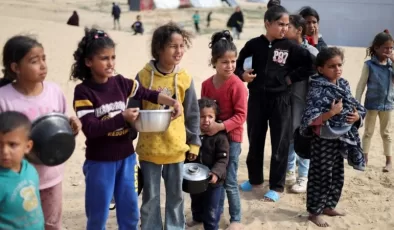 “Gazze’nin kuzeyinde çocuklar açlıktan ölüyor”