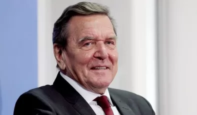 Eski Almanya Başbakanı Schröder, Scholz’un Taurus füzesi kararını destekledi