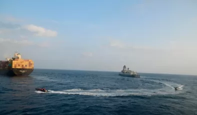 Husiler’in Aden Körfezi’nde bir gemiye düzenlediği saldırıda ilk kez mürettebatta can kaybı oldu