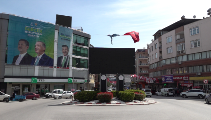 İzmir’in “Küçük Erzurum” olarak bilinen ilçesinde çekişmeli seçim yarışı