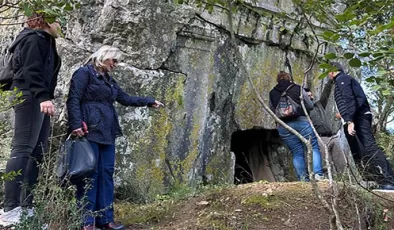 Marmaris’te 2 bin 500 yıllık kaya mezarı turizme kazandırılacak