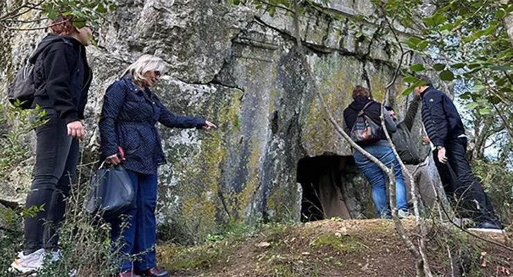 Marmaris’te 2 bin 500 yıllık kaya mezarı turizme kazandırılacak