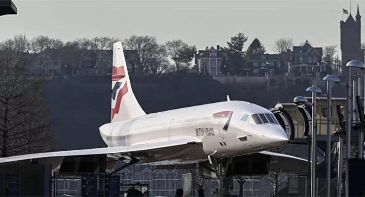 New York’ta bakımı tamamlanan Concorde uçağı sergilendiği müzeye geri döndü