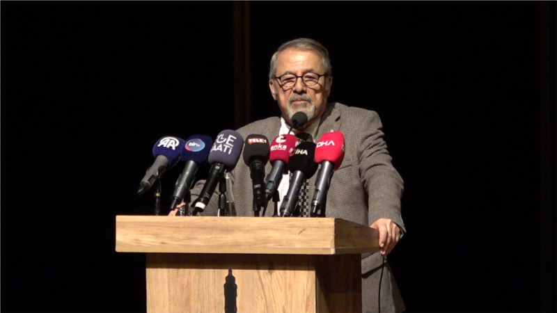 “Siyasetçilerimizin yapıştığı kentsel dönüşüm depreme karşı yeterli önlem değil”