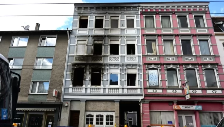 Solingen’de Türk ailenin evinin kundaklanmasına tepkiler artıyor