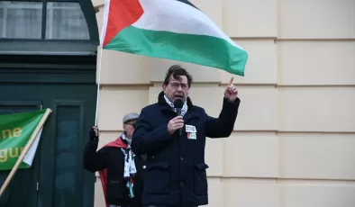 Viyana’da İsrail’in Gazze saldırılarını protesto yürüyüşü düzenlendi
