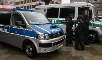 Almanya’da 400’den fazla polis hakkında soruşturma yürütülüyor