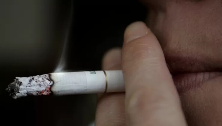 İngiltere’de gençlere sigara satışının yasaklanmasını öngören yasa tasarısı ilk oylamadan geçti