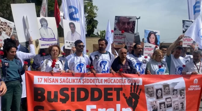 İstanbul’da sağlık çalışanlarından “şiddet” protestosu