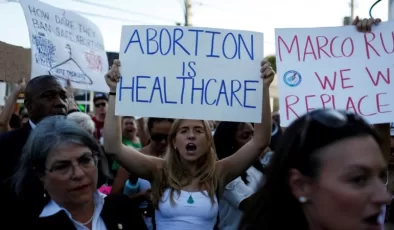 Kürtaja altı hafta kısıtlaması getirilen Florida’da Biden kampanyasının seçimi kazanma umudu arttı