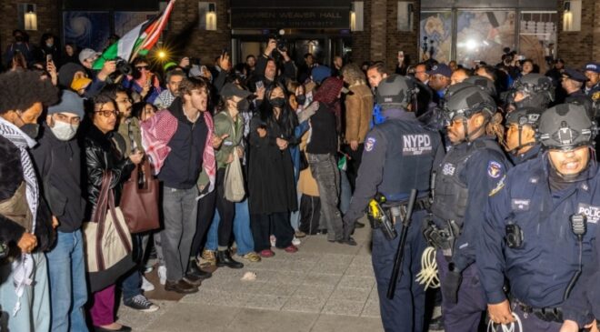 New York Üniversitesi’ndeki protestolarda 150’den fazla gözaltı