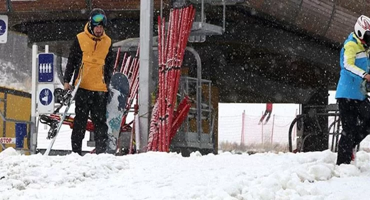 Palandöken ve Sarıkamış’ta martın son haftasında kayak keyfi sürülüyor