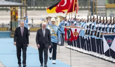 Erdoğan, Steinmeier’i resmi törenle karşıladı