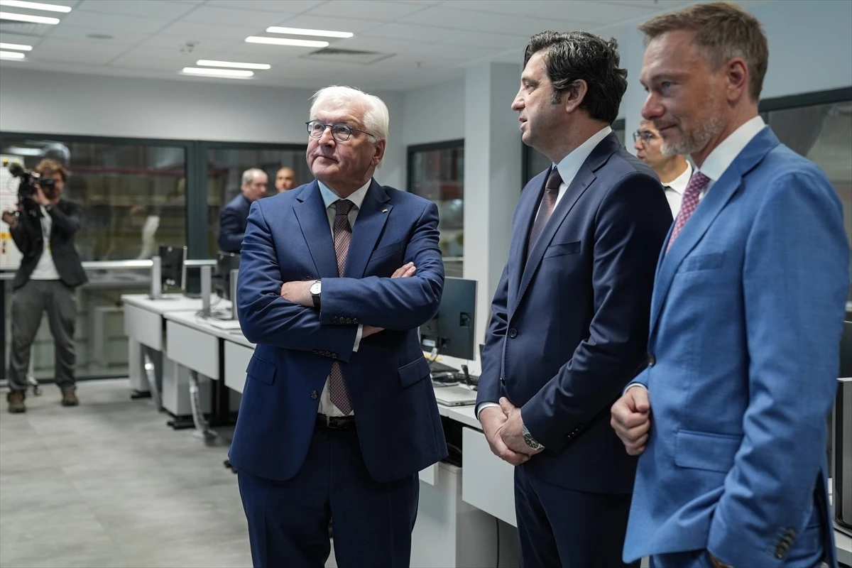 Steinmeier İstanbul Havalimanı’nda Alman Lojistik Firmasını Ziyaret Etti