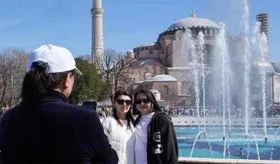 Sultanahmet Meydanı’nda yabancı turist yoğunluğu