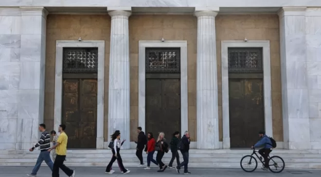 Yunan ekonomisi 10 yıllık sancılı dönemin ardından yükselişe geçti
